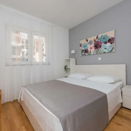 Ivona Appartamento Makarska